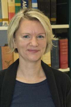 Ute Kaczinski, Leiterin der Entomologischen Bibliothek des SDEI.