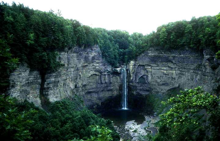 Taughannock Falls im Gebiet der Finger Lakes (Staat New York)