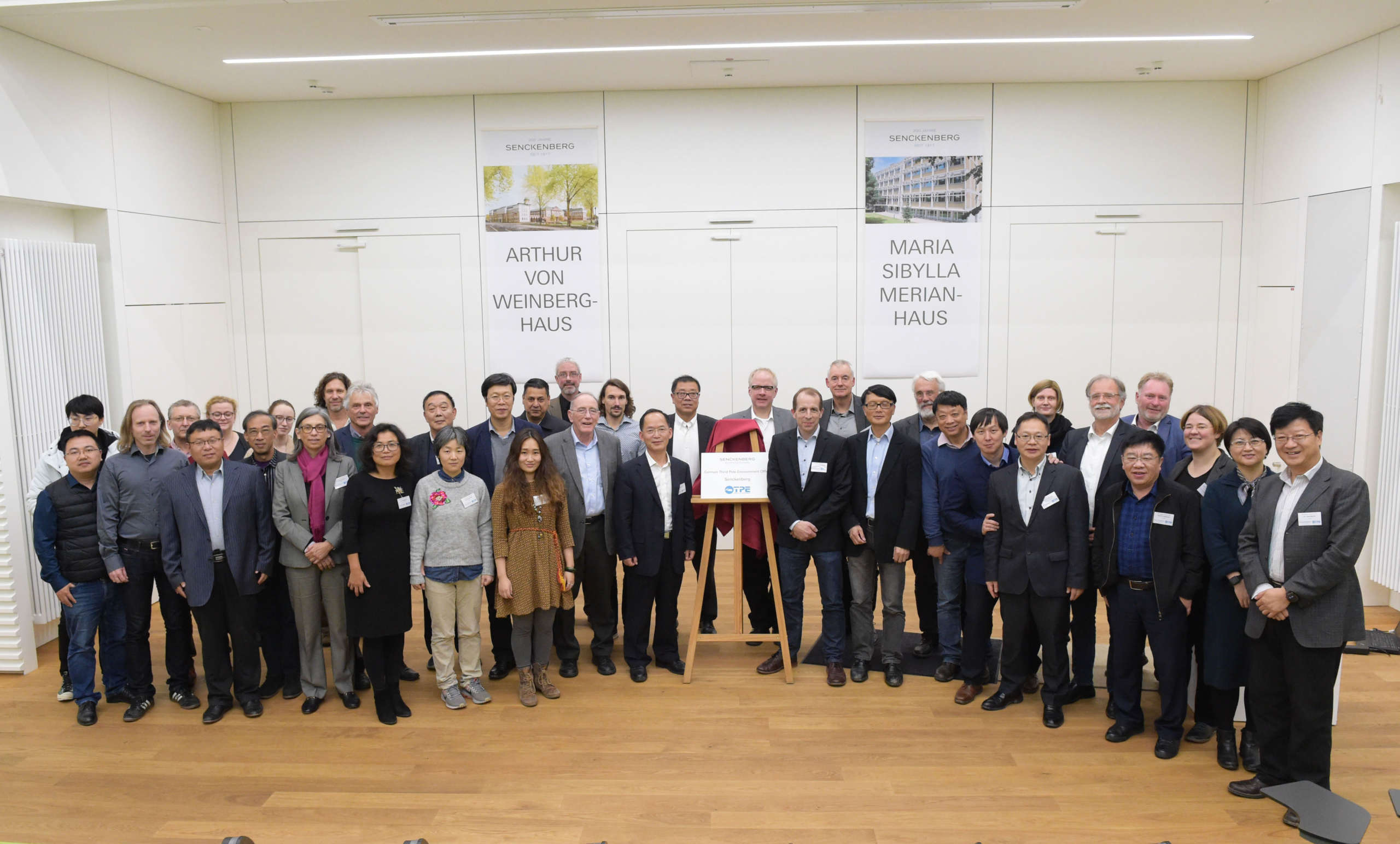 Synthesis Workshop on Ice, Water, Ecosystems and Humans on the Tibetan Plateau – Scenarios for the Future in Frankfurt.
