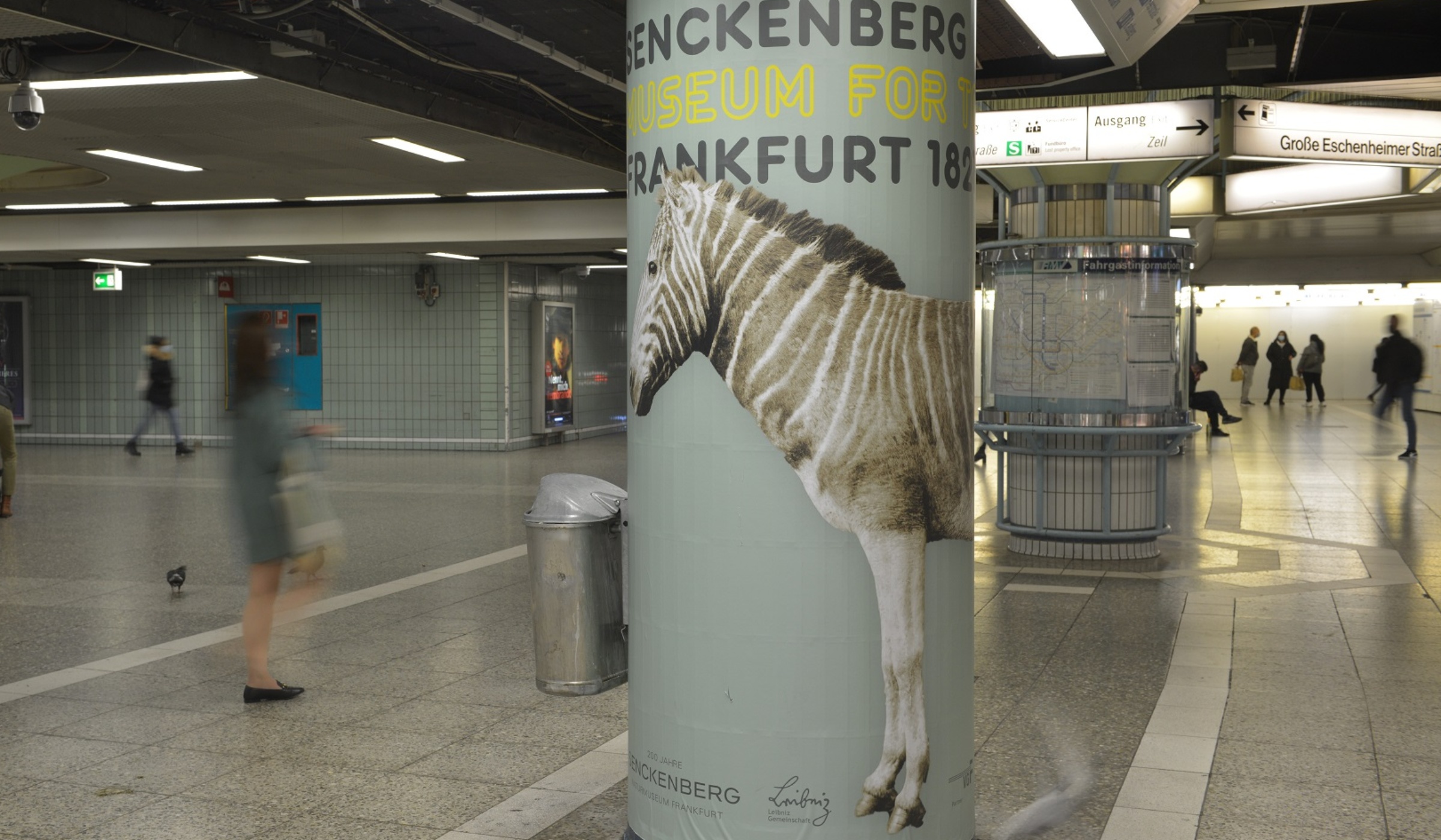 Plakatierung an der Frankfurt Hauptwache